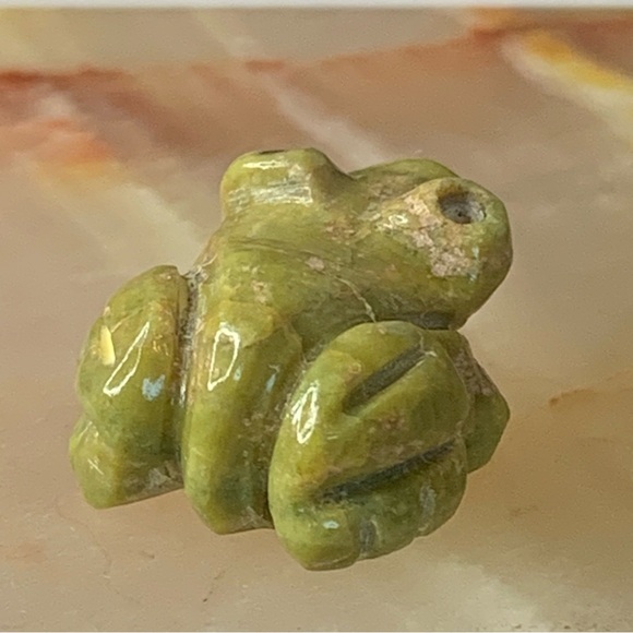 Vintage Hand Carved Frog Figurine Mini Southwest Stone Animal Fetish Serpentine - Picture 6 of 15